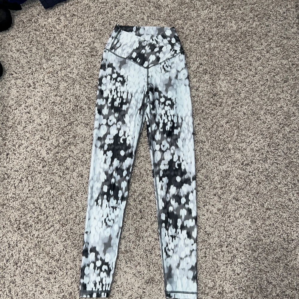 Aerie offline front cross leggings - size XS